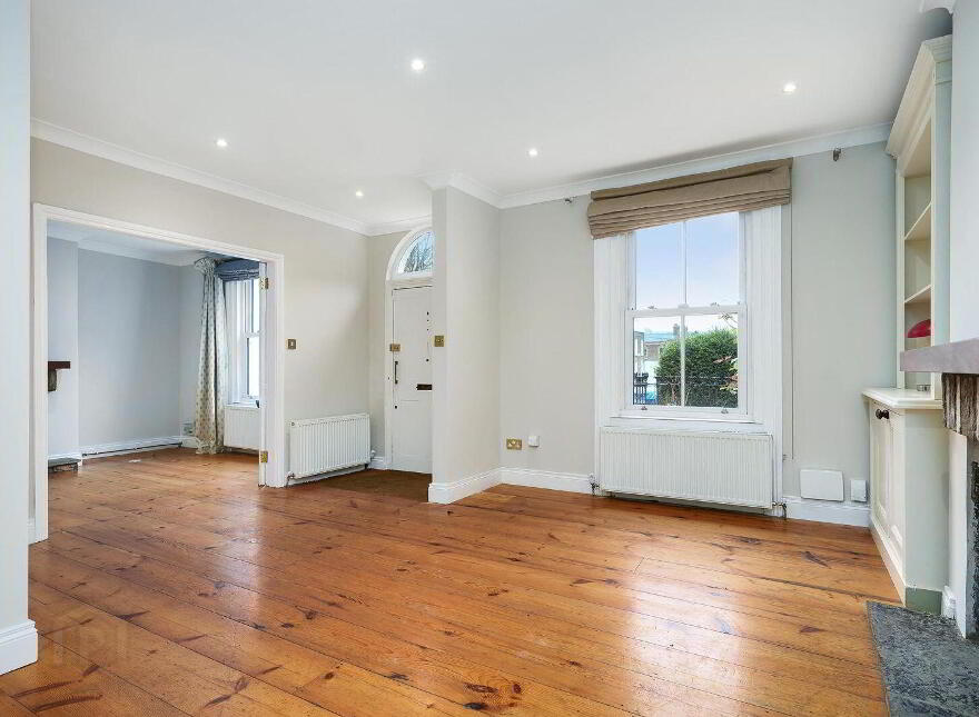 12 Albert Place East, Grand Canal Dock, D02Y153