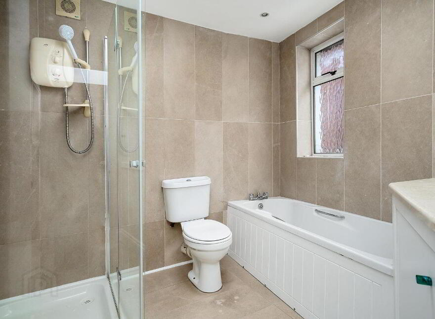 12 Albert Place East, Grand Canal Dock, D02Y153
