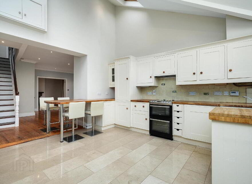12 Albert Place East, Grand Canal Dock, D02Y153