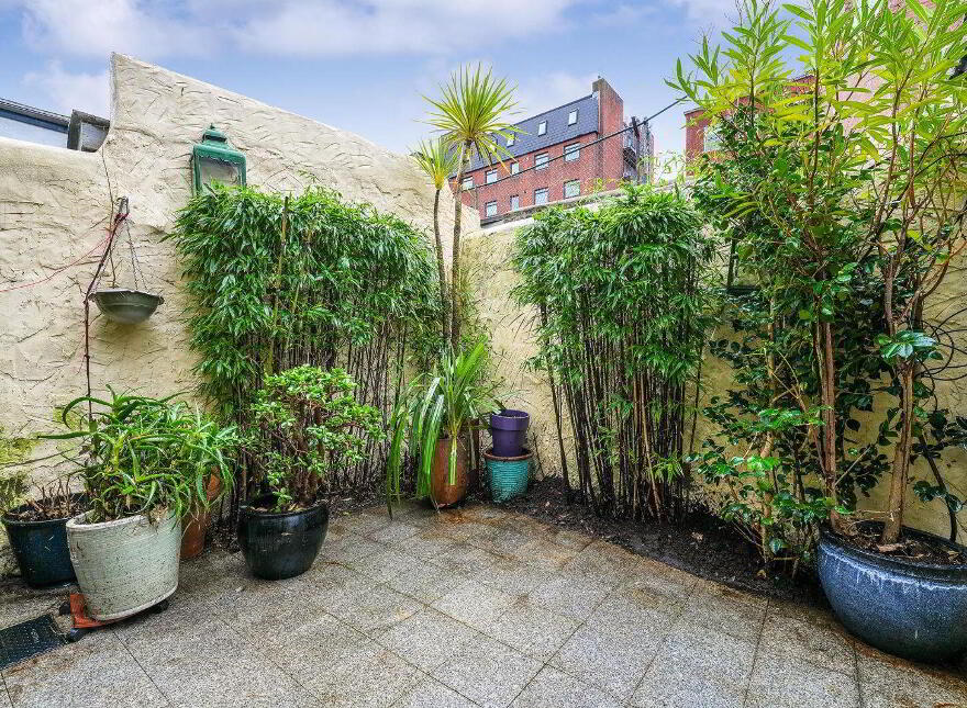 12 Albert Place East, Grand Canal Dock, D02Y153