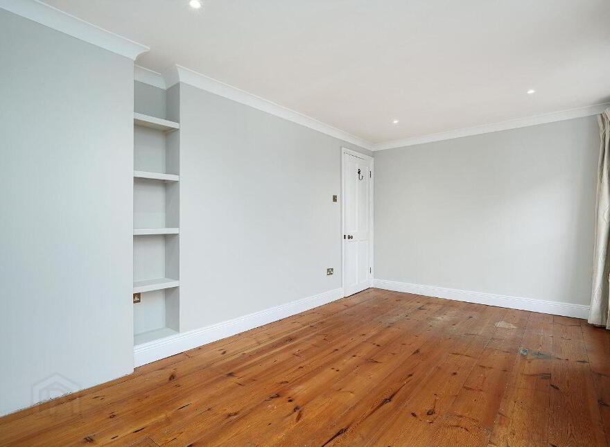 12 Albert Place East, Grand Canal Dock, D02Y153