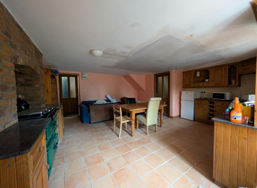 Market Street, Swinford, F12KN81