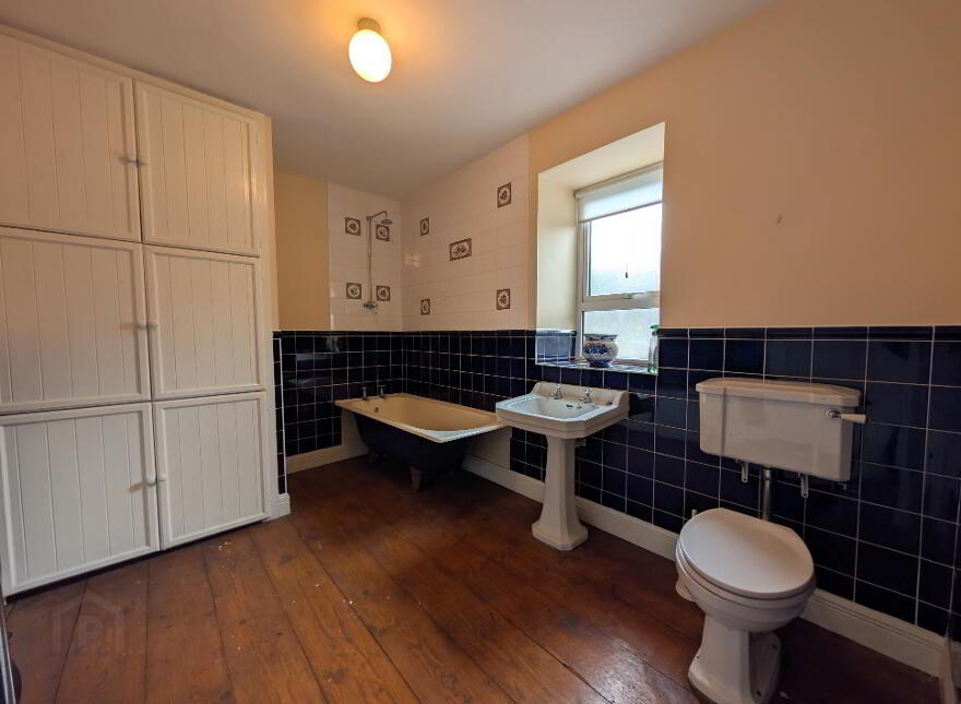 Market Street, Swinford, F12KN81