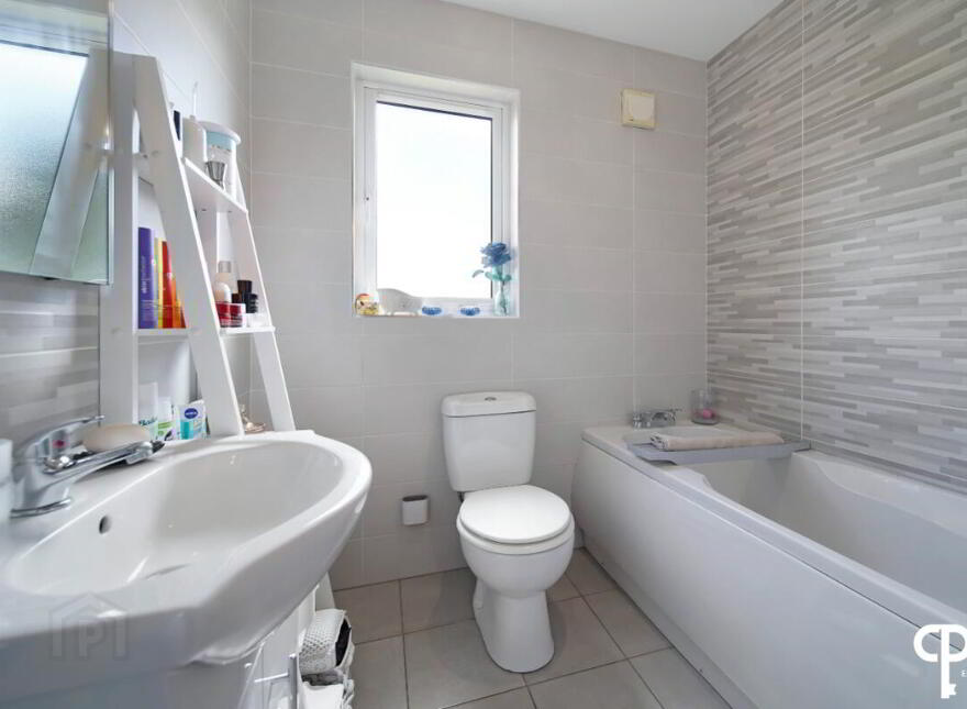 111B The Old Fort, Strathfoyle, Derry / Londonderry, BT47 6XR