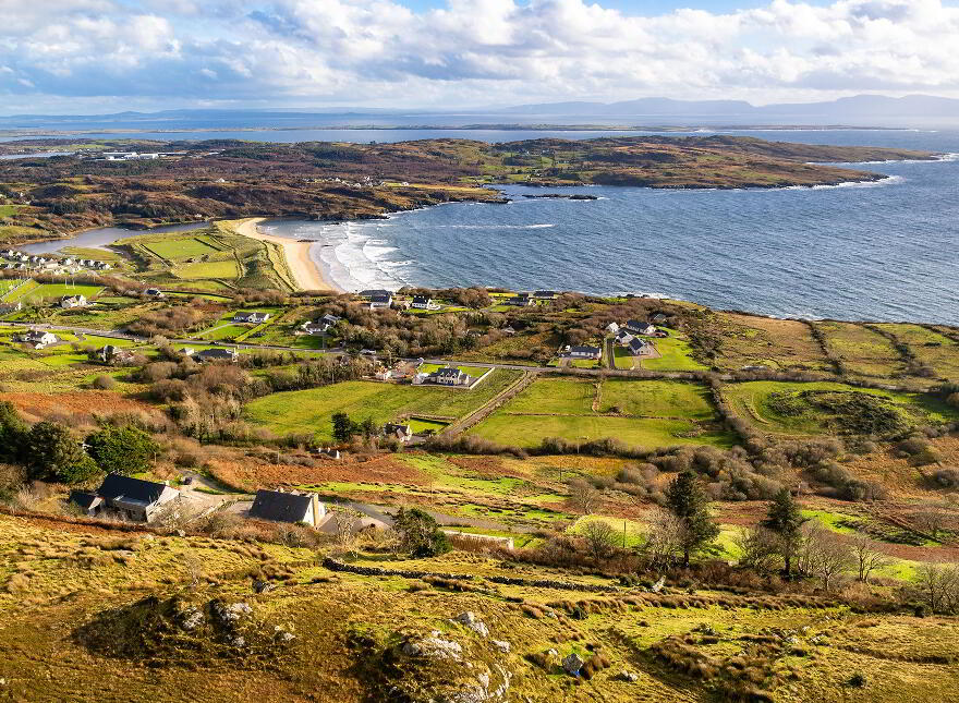 Bumblebee Cottage, Largysillagh, Killybegs, F94HY43