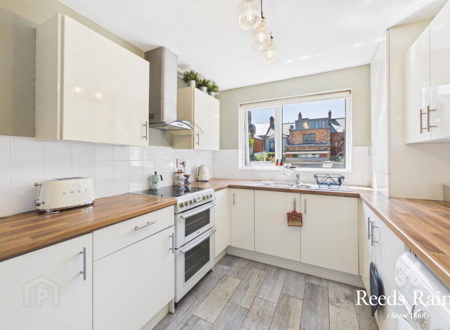 24 Lisburn Avenue, Lisburn Road, Belfast, BT9 7FX