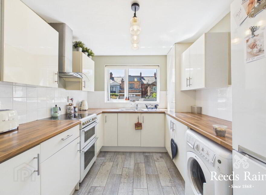 24 Lisburn Avenue, Lisburn Road, Belfast, BT9 7FX