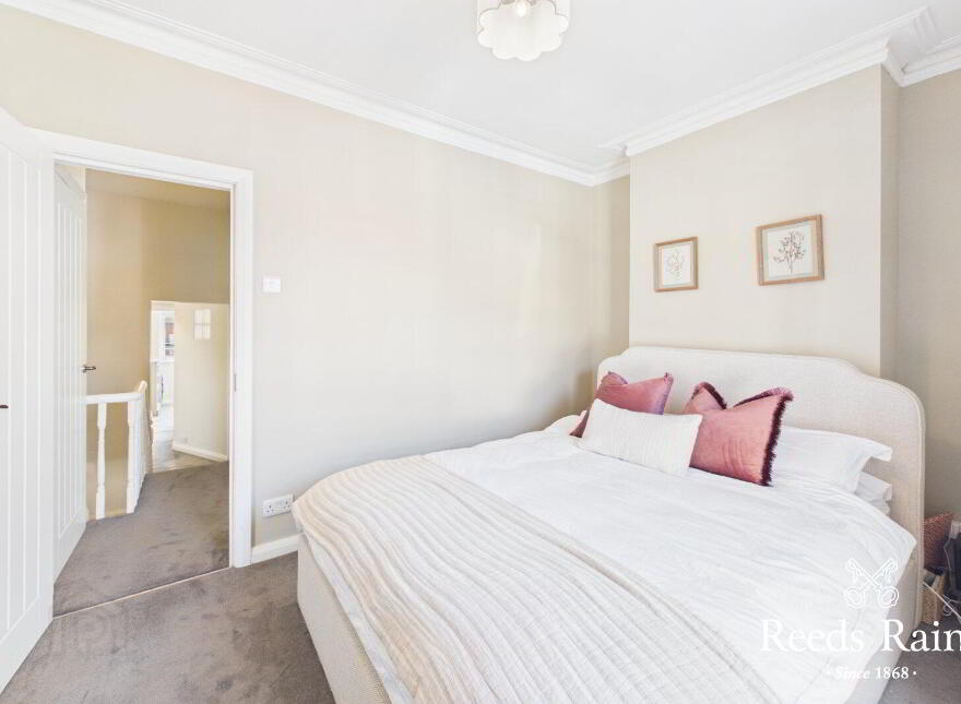 24 Lisburn Avenue, Lisburn Road, Belfast, BT9 7FX