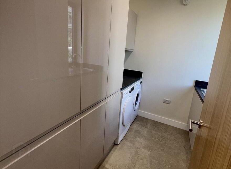 Apt 20 The Residences, Kings Hall Lane, Belfast, BT9 6GW