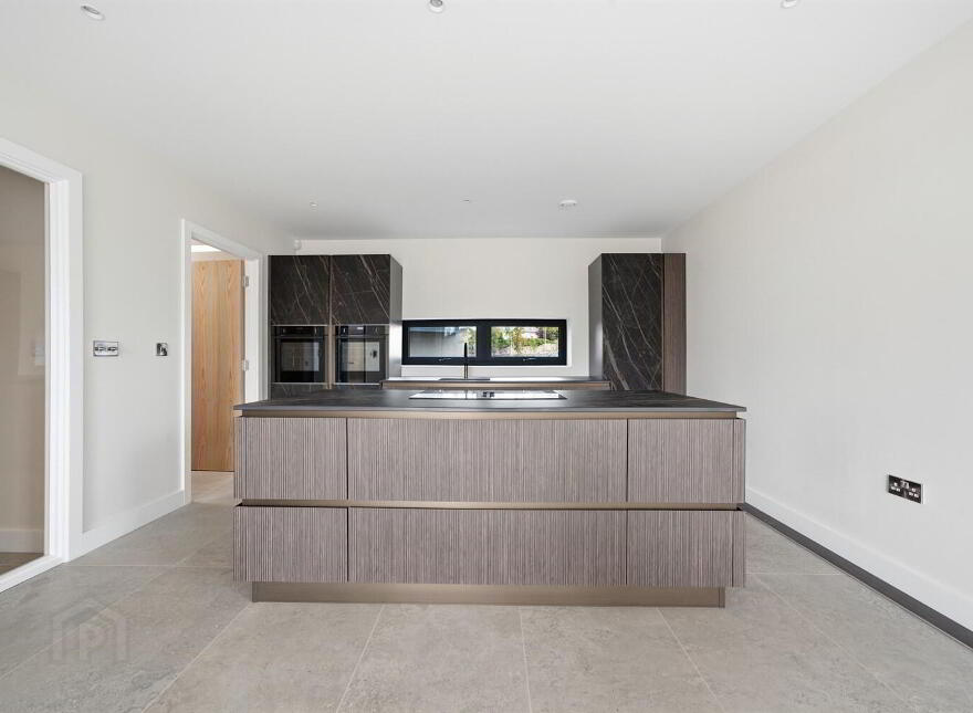 Apt 20 The Residences, Kings Hall Lane, Belfast, BT9 6GW