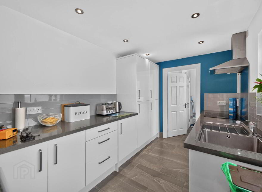 78 Bloomfield Avenue, Belfast, BT5 5AE