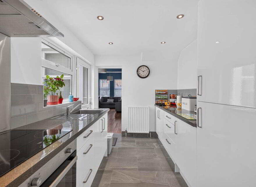 78 Bloomfield Avenue, Belfast, BT5 5AE