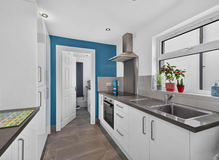 78 Bloomfield Avenue, Belfast, BT5 5AE