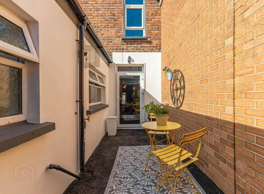 239 Cregagh Street, Belfast, BT6 8NL