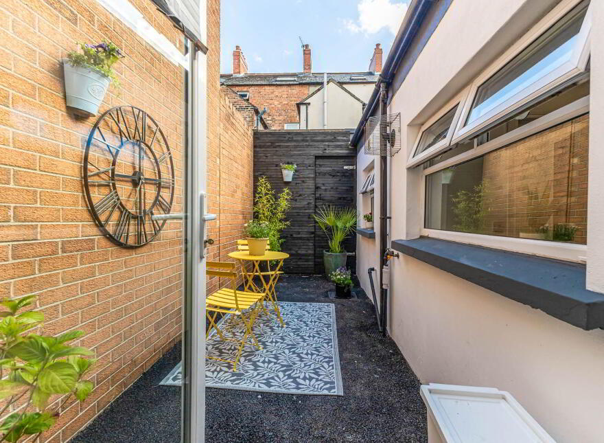 239 Cregagh Street, Belfast, BT6 8NL