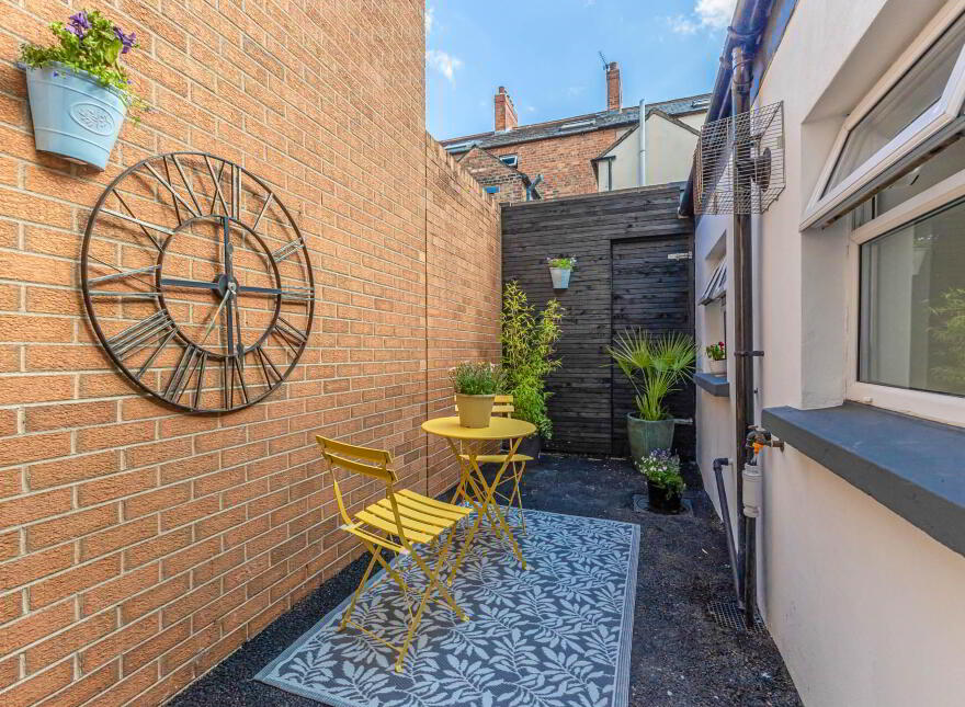 239 Cregagh Street, Belfast, BT6 8NL
