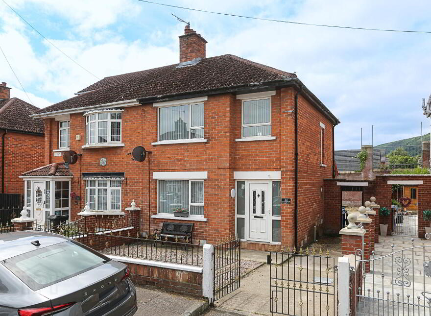 30 Mountainview Parade, Belfast, BT14 7GY photo