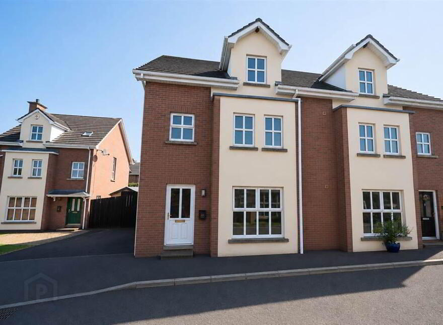 2 Meadow View, Drumbeg Road, Lisburn, BT27 5WD photo