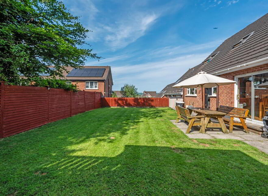 33 Mayfield Drive, Mallusk, Newtownabbey, BT36 7WN
