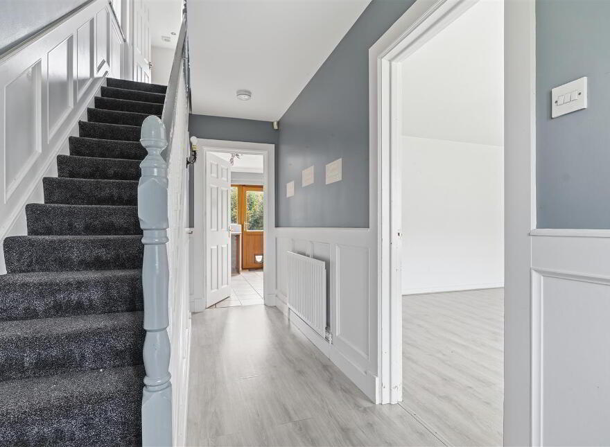 9 Laurel Close, Darragh Cross, Ballynahinch, BT24 7PN
