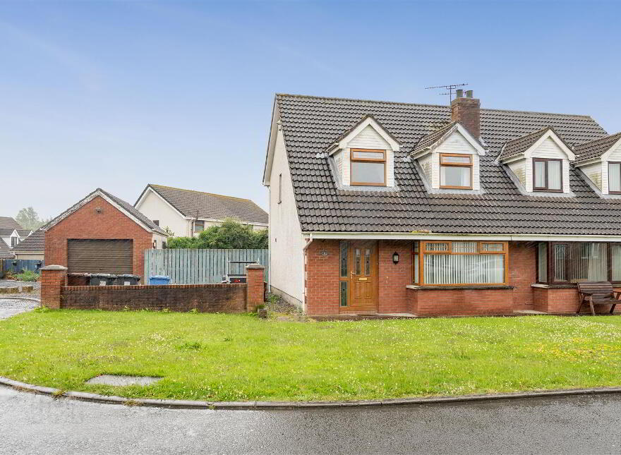 9 Laurel Close, Darragh Cross, Ballynahinch, BT24 7PN photo