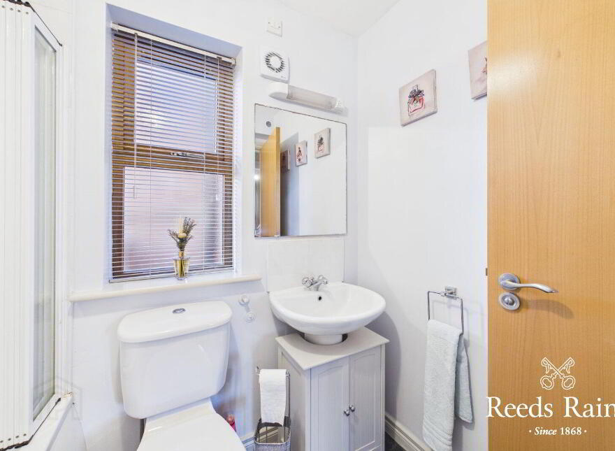 44 Redwood Grove, Dunmurry, Belfast, BT17 9RN