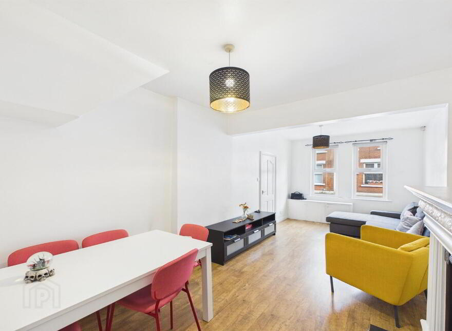 32 Carrington Street, Belfast, BT6 8GF