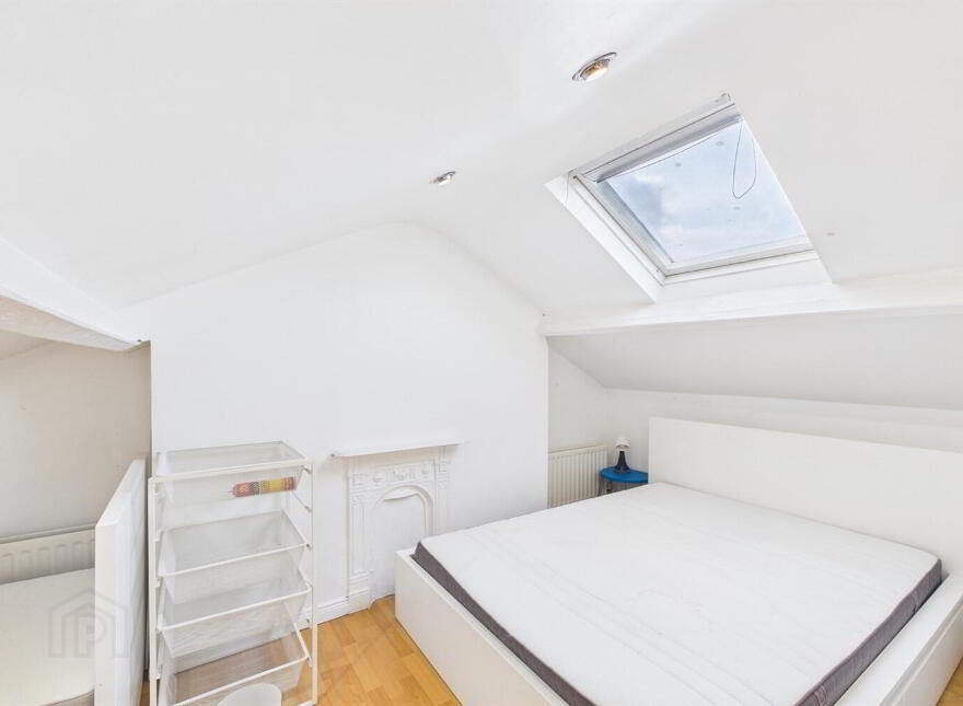 32 Carrington Street, Belfast, BT6 8GF