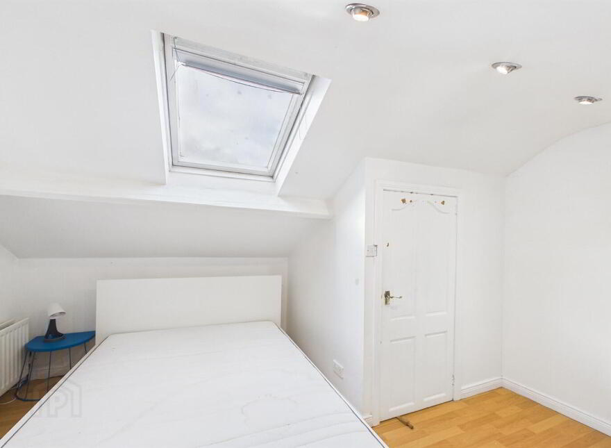 32 Carrington Street, Belfast, BT6 8GF