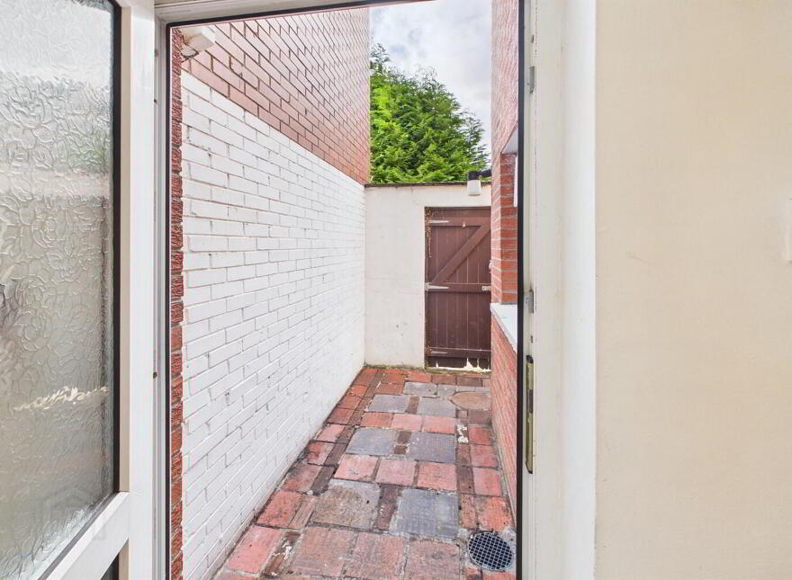 32 Carrington Street, Belfast, BT6 8GF