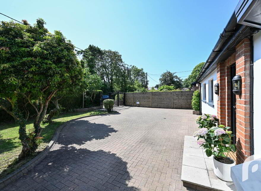 80 Old Manse Road, Jordanstown, Newtownabbey, BT37 0RX