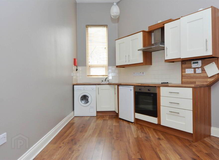 4, 41 Cromwell Road, Belfast, BT7 1JX