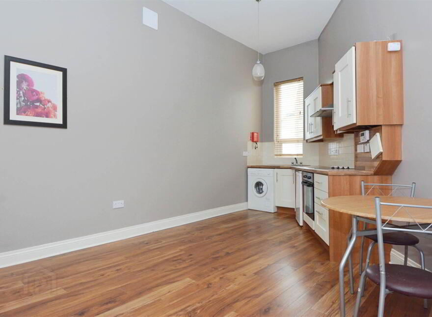 4, 41 Cromwell Road, Belfast, BT7 1JX