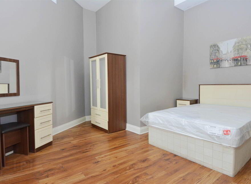 4, 41 Cromwell Road, Belfast, BT7 1JX