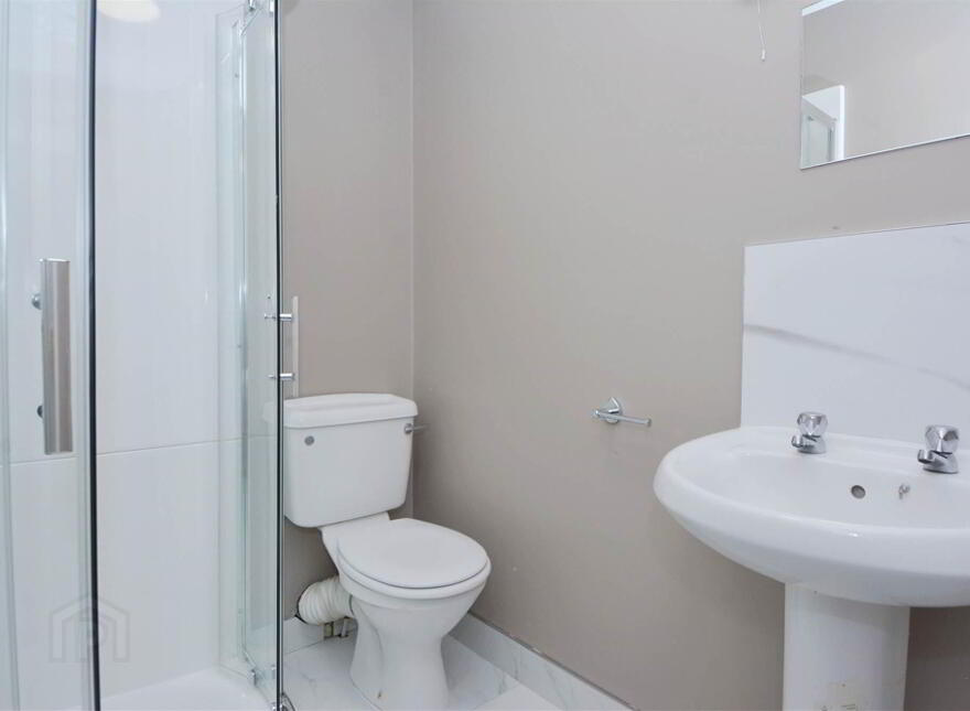 4, 41 Cromwell Road, Belfast, BT7 1JX