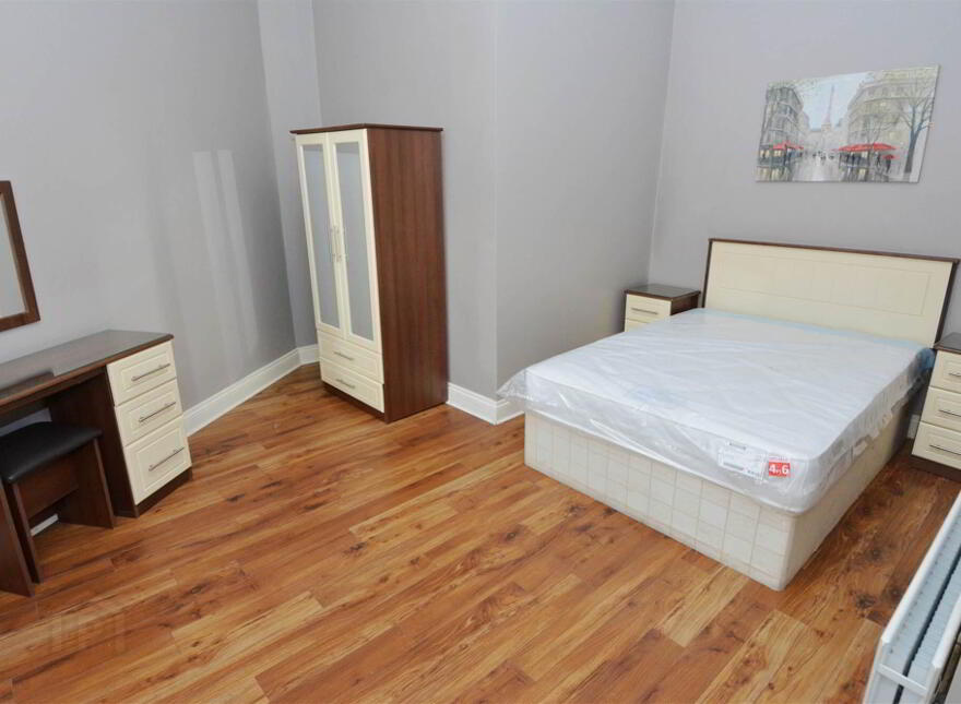 4, 41 Cromwell Road, Belfast, BT7 1JX