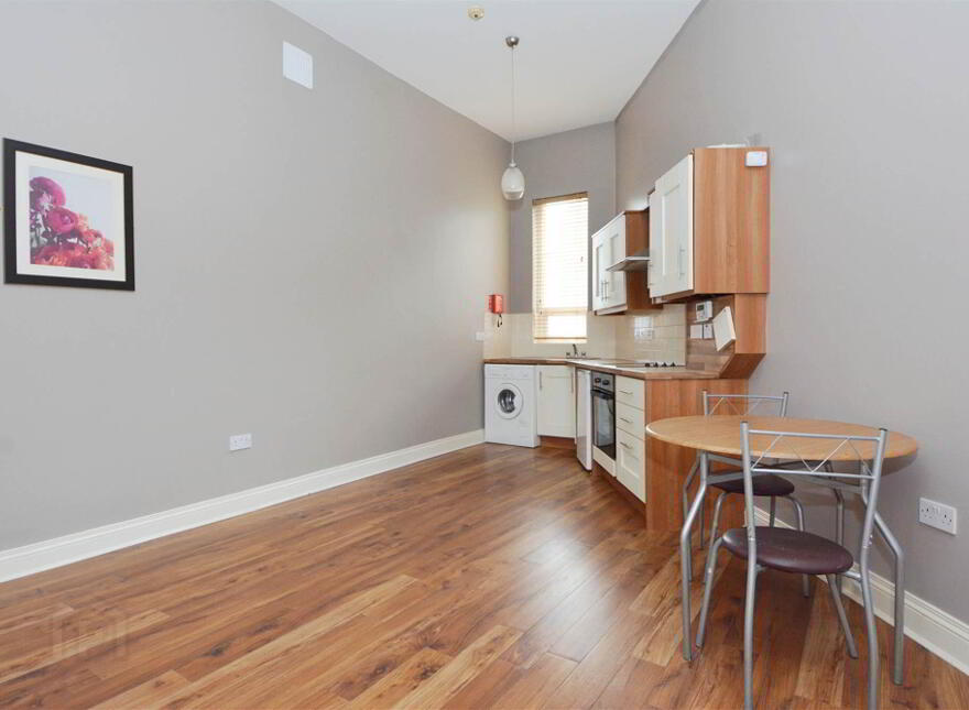 4, 41 Cromwell Road, Belfast, BT7 1JX
