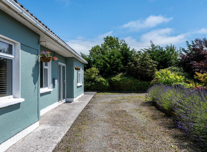 Moyne, Headford, H91AY7T