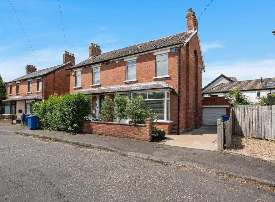 8 Loopland Drive, Belfast, BT6 9DX