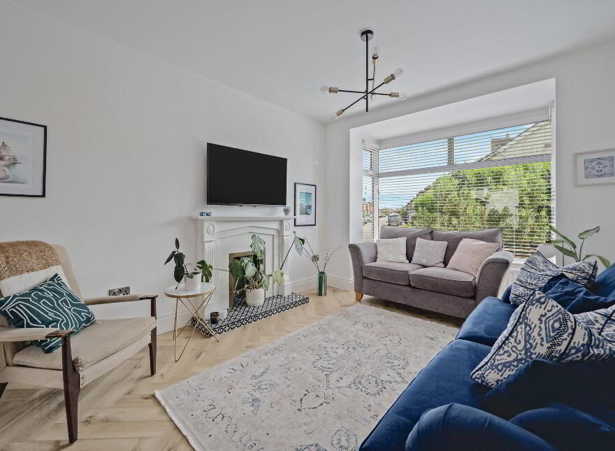 8 Loopland Drive, Belfast, BT6 9DX