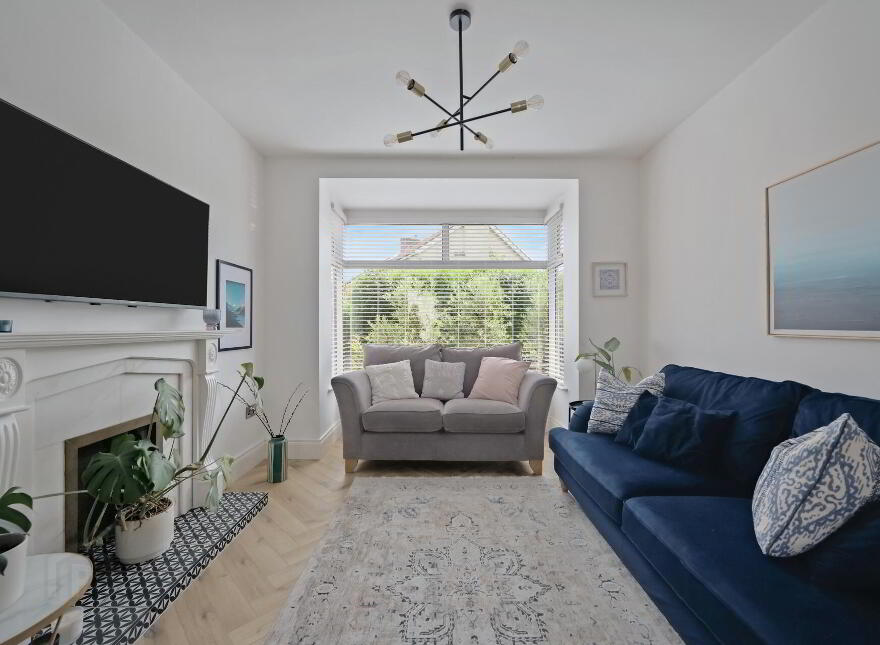 8 Loopland Drive, Belfast, BT6 9DX