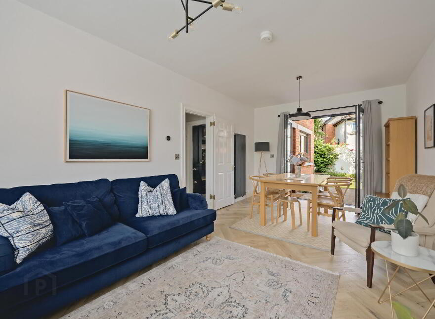 8 Loopland Drive, Belfast, BT6 9DX