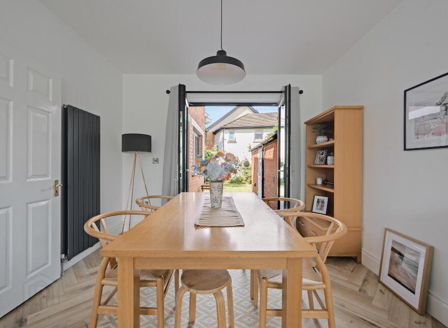 8 Loopland Drive, Belfast, BT6 9DX