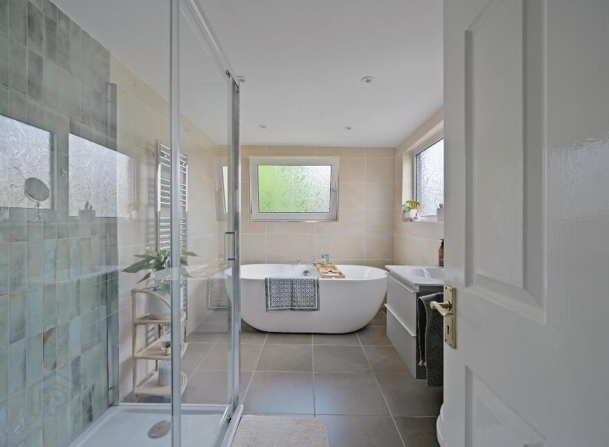 8 Loopland Drive, Belfast, BT6 9DX