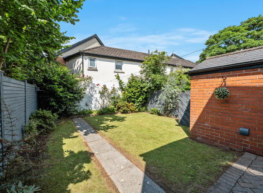 8 Loopland Drive, Belfast, BT6 9DX