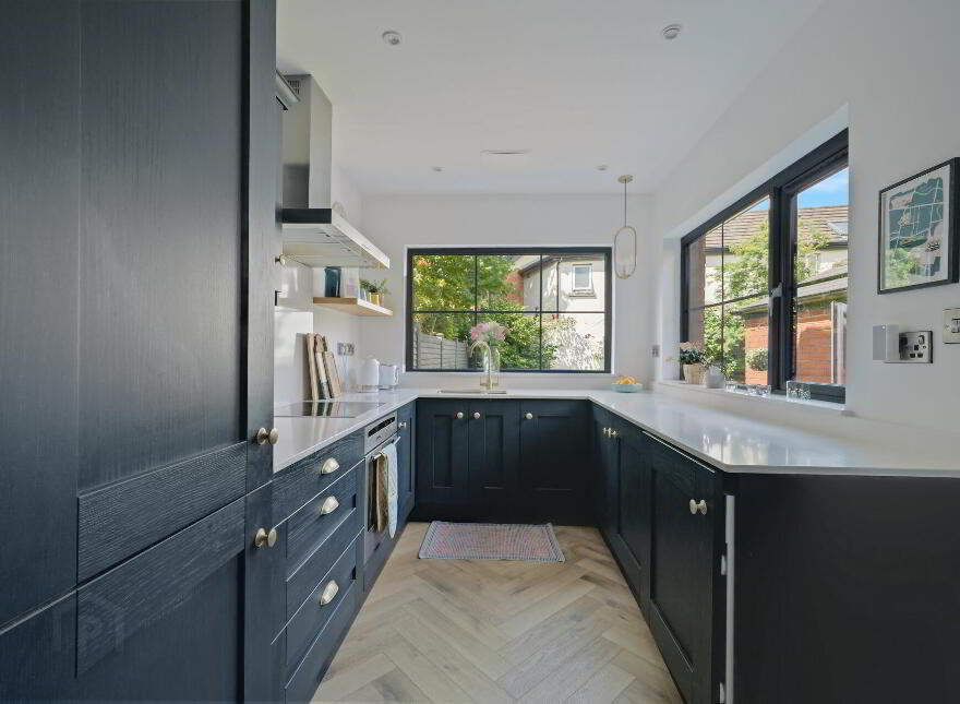 8 Loopland Drive, Belfast, BT6 9DX