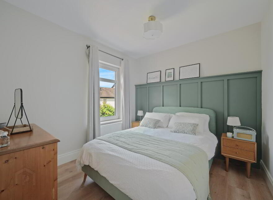 8 Loopland Drive, Belfast, BT6 9DX