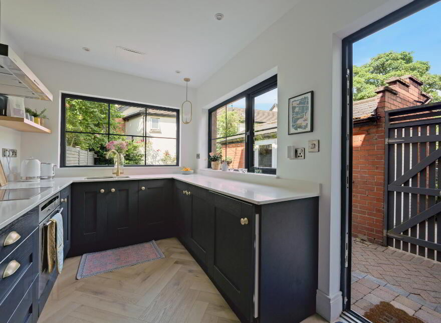 8 Loopland Drive, Belfast, BT6 9DX