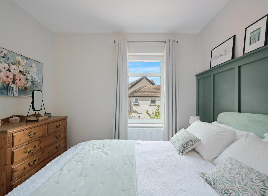 8 Loopland Drive, Belfast, BT6 9DX