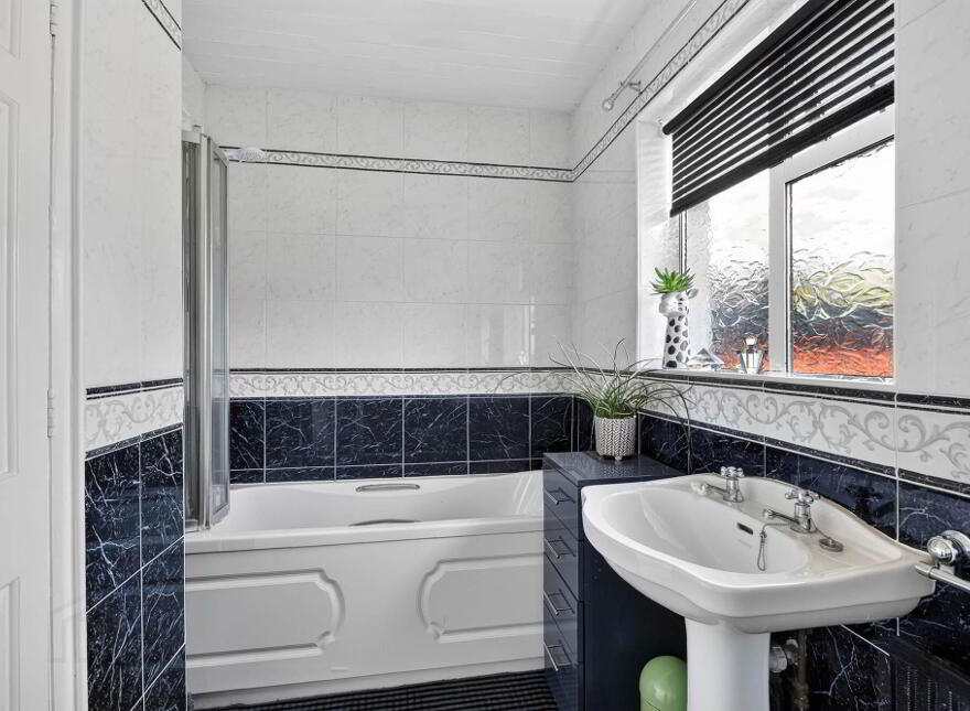 58 Killeaton Crescent, Dunmurry, Belfast, BT17 9HD